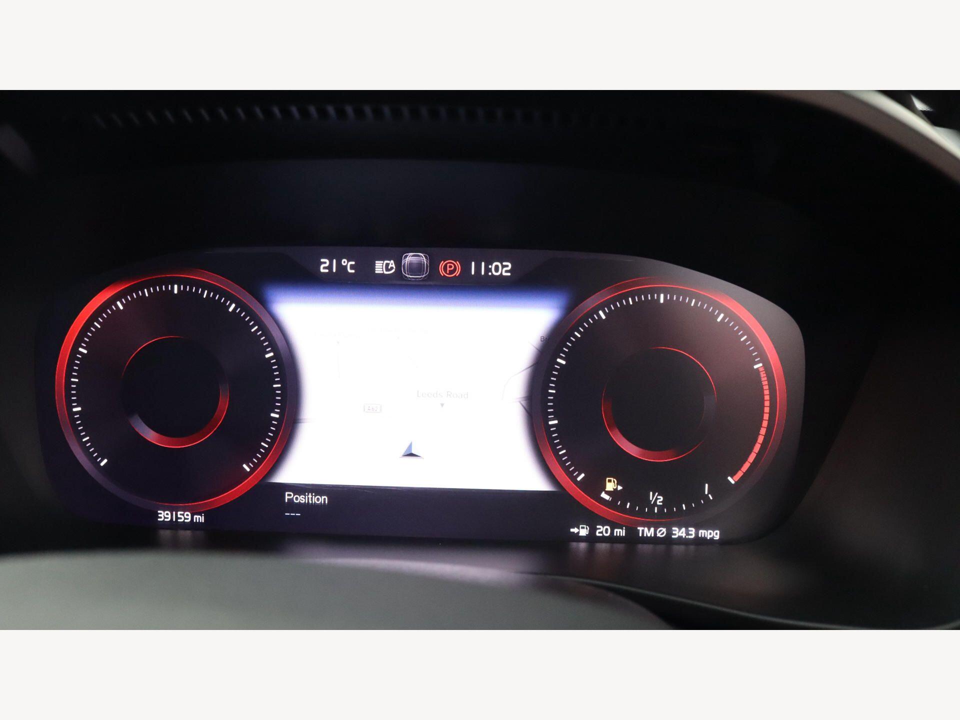 Volvo XC40 view 14
