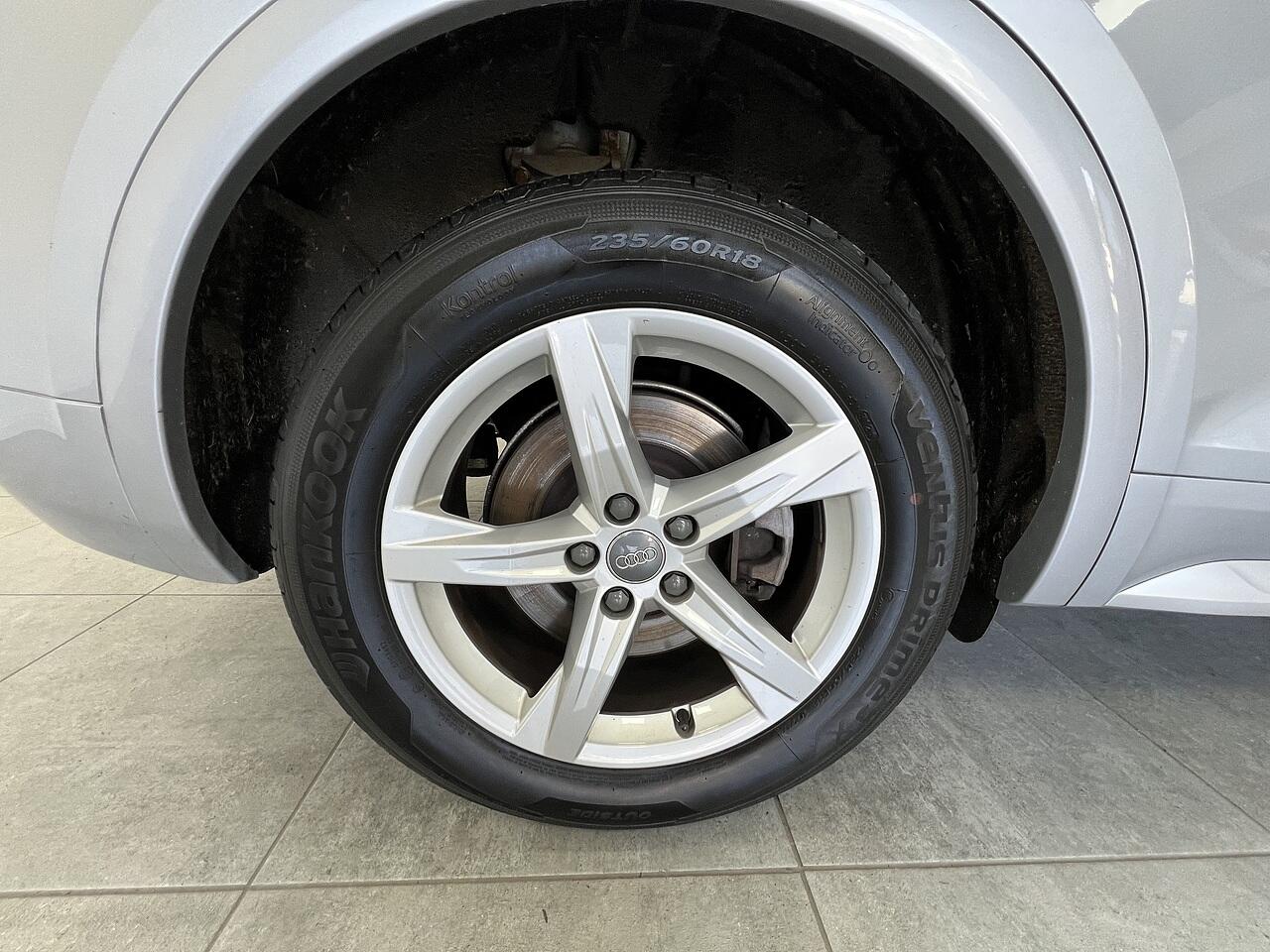Audi Q5 view 21
