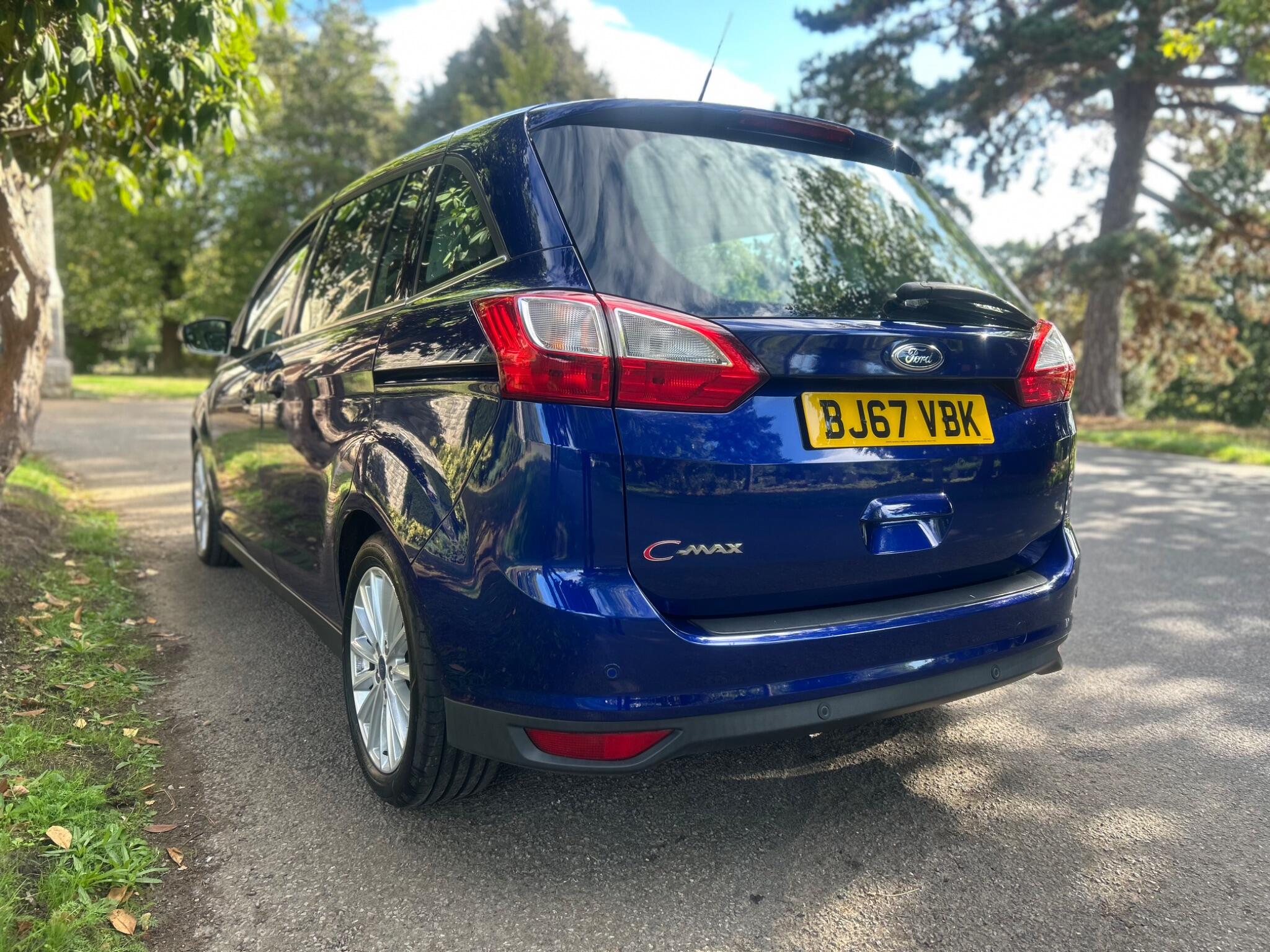 Ford Grand C-Max view 2