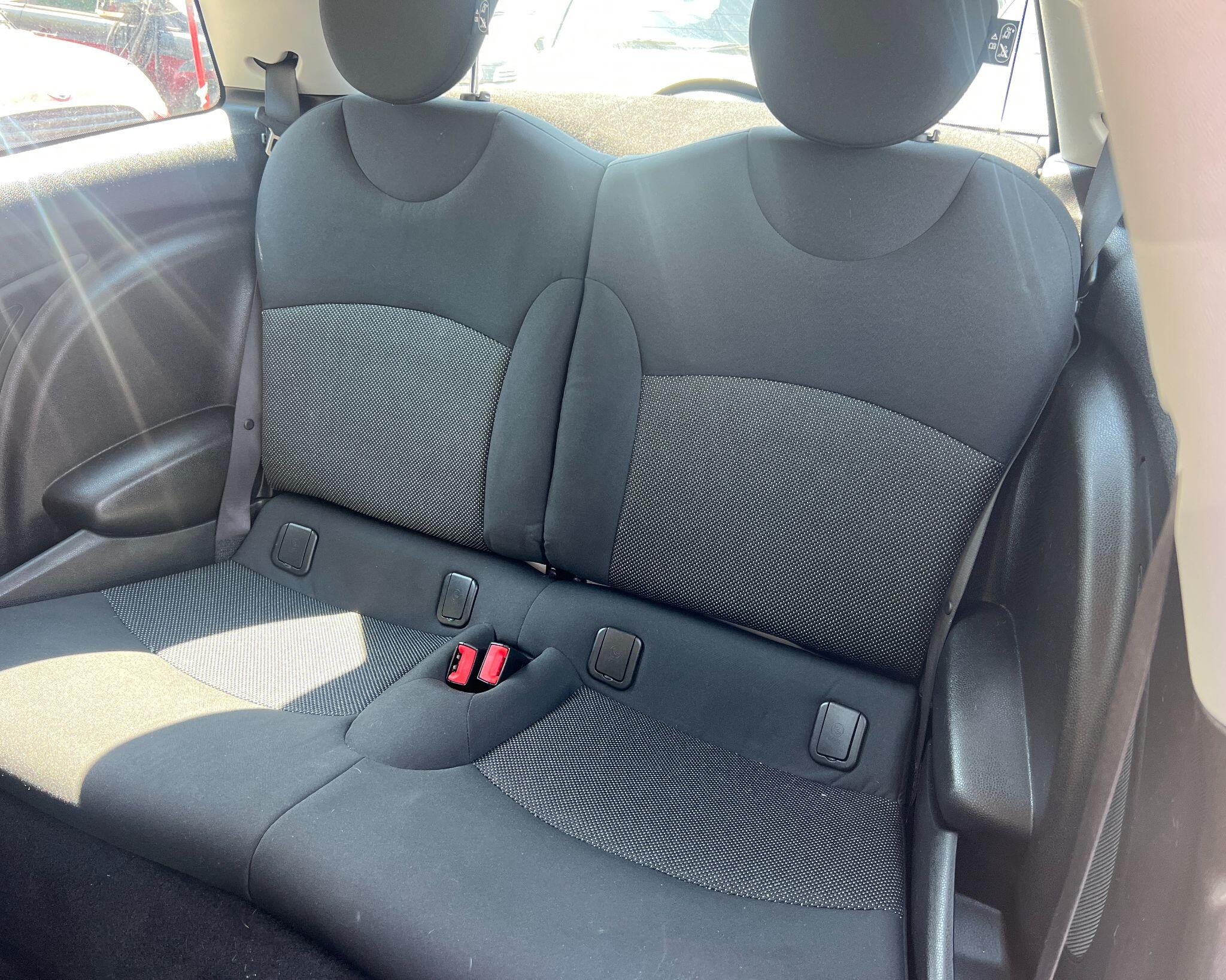 Mini Hatch view 7