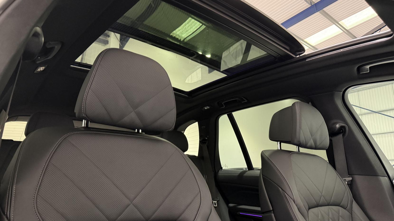 BMW X5 view 3