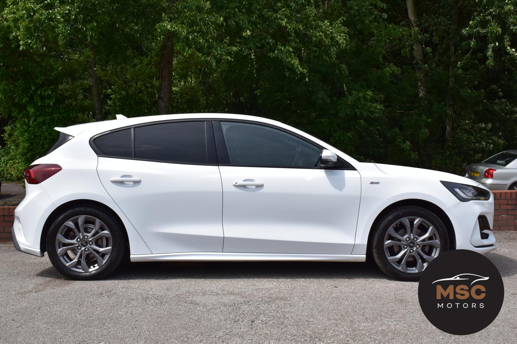 Ford Focus view 22