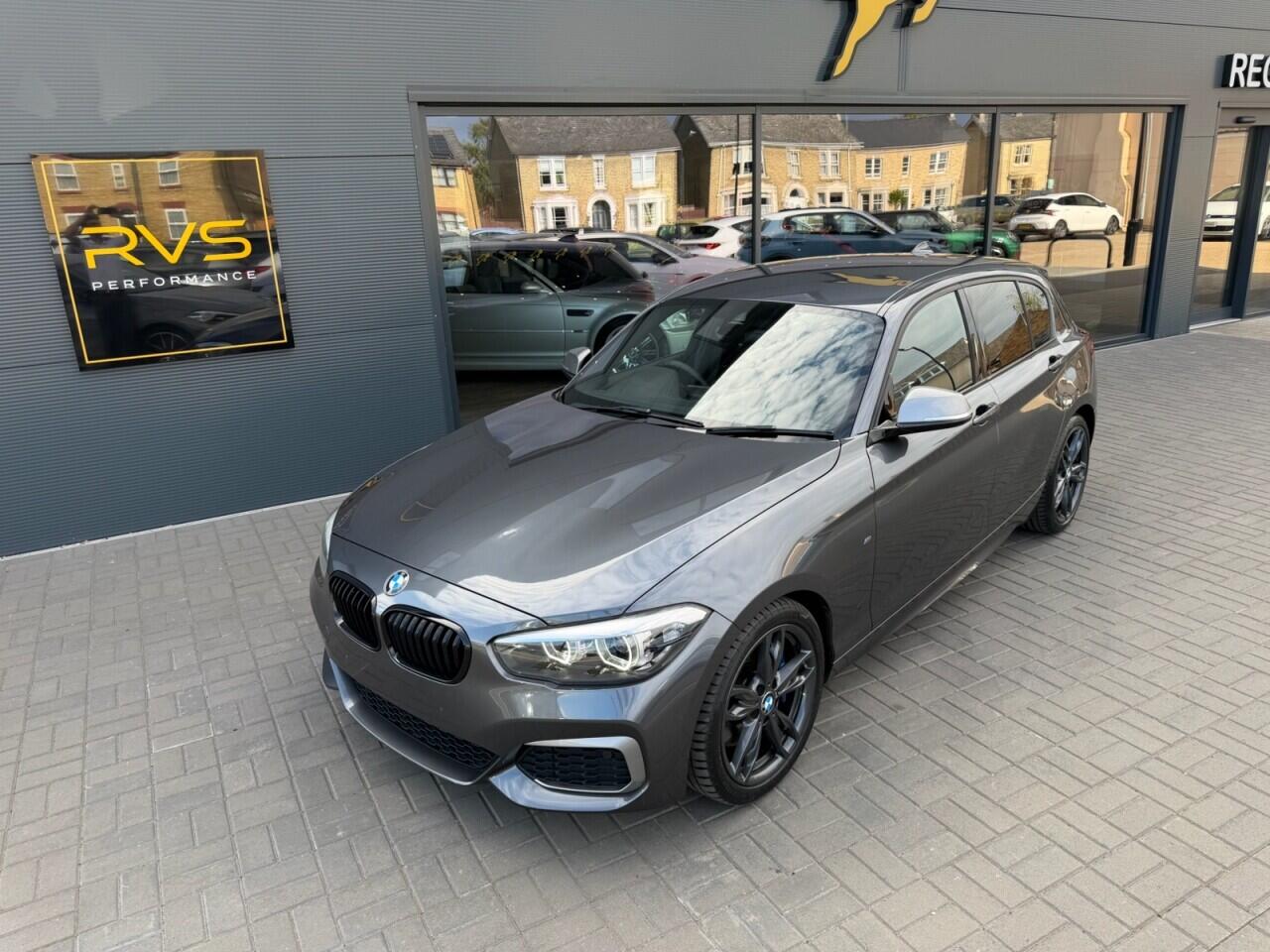 BMW 1 Series view 9