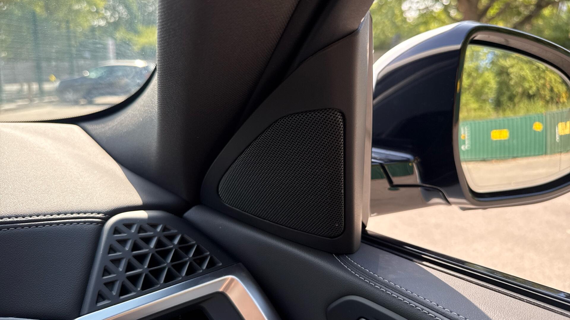 BMW X6 view 20