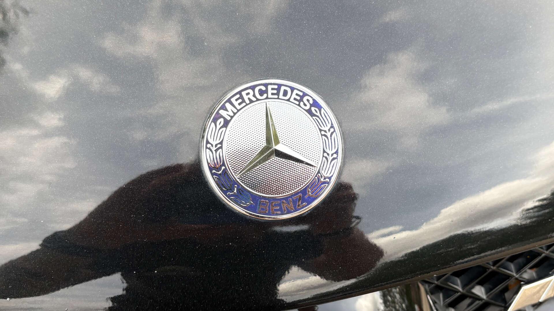Mercedes-Benz SL view 39