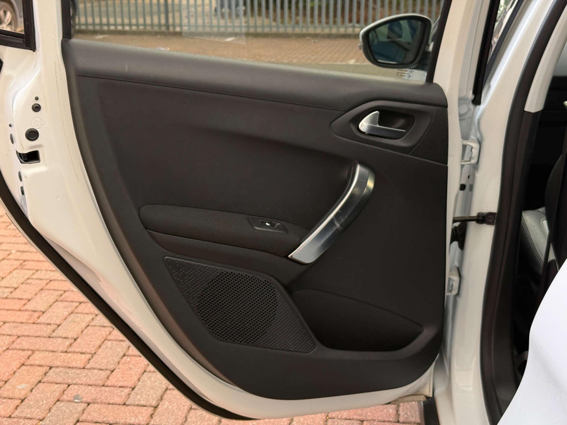 Peugeot 2008 view 32
