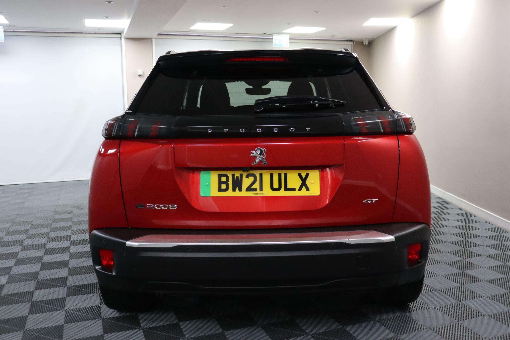 Peugeot E-2008 view 8