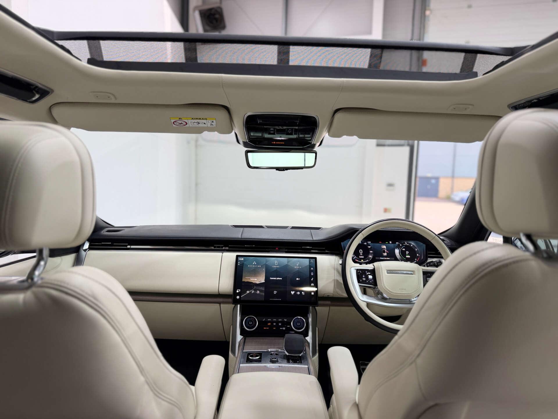 Land Rover Range Rover view 16