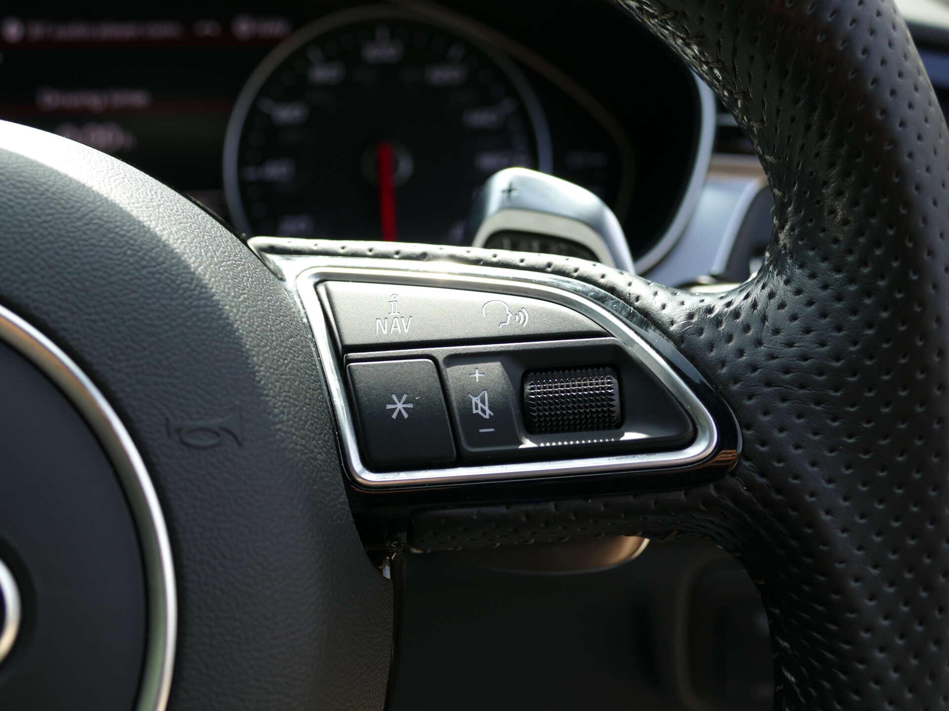 Audi RS6 Avant view 56