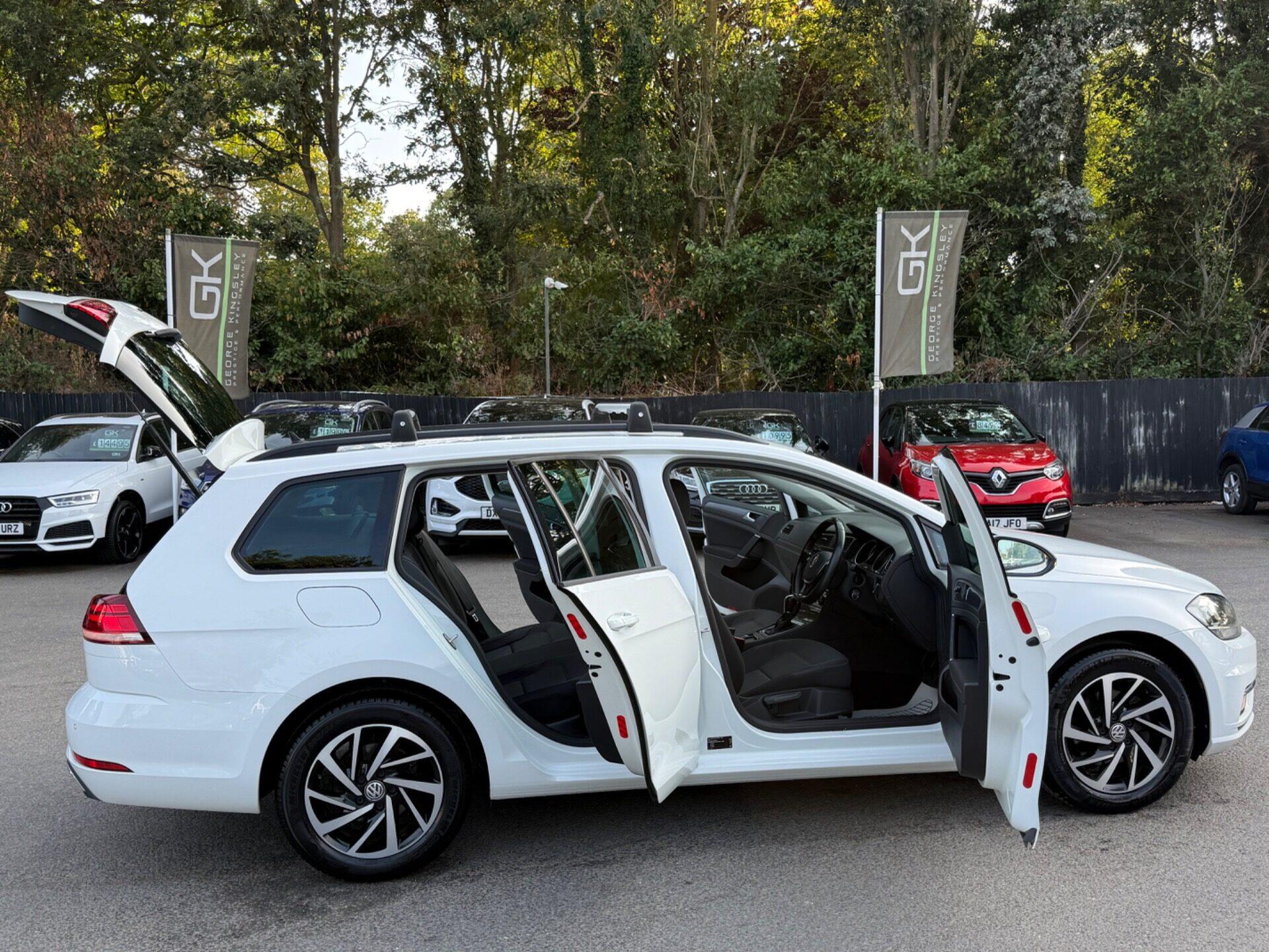 Volkswagen Golf view 18