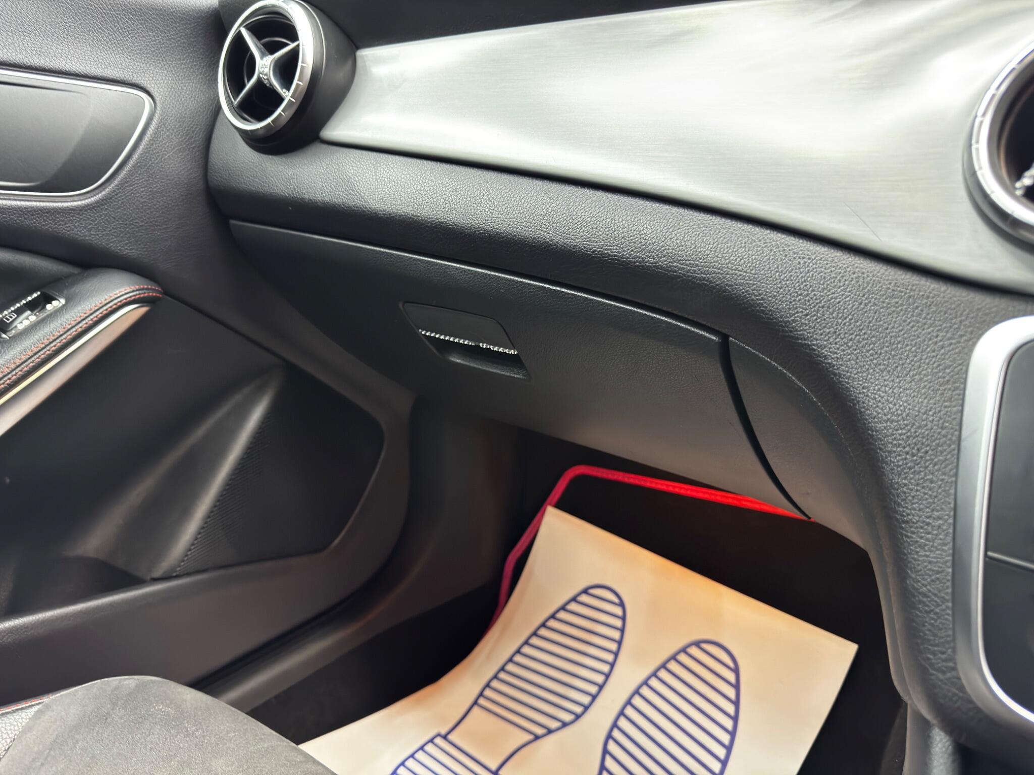 Mercedes-Benz Cla view 30