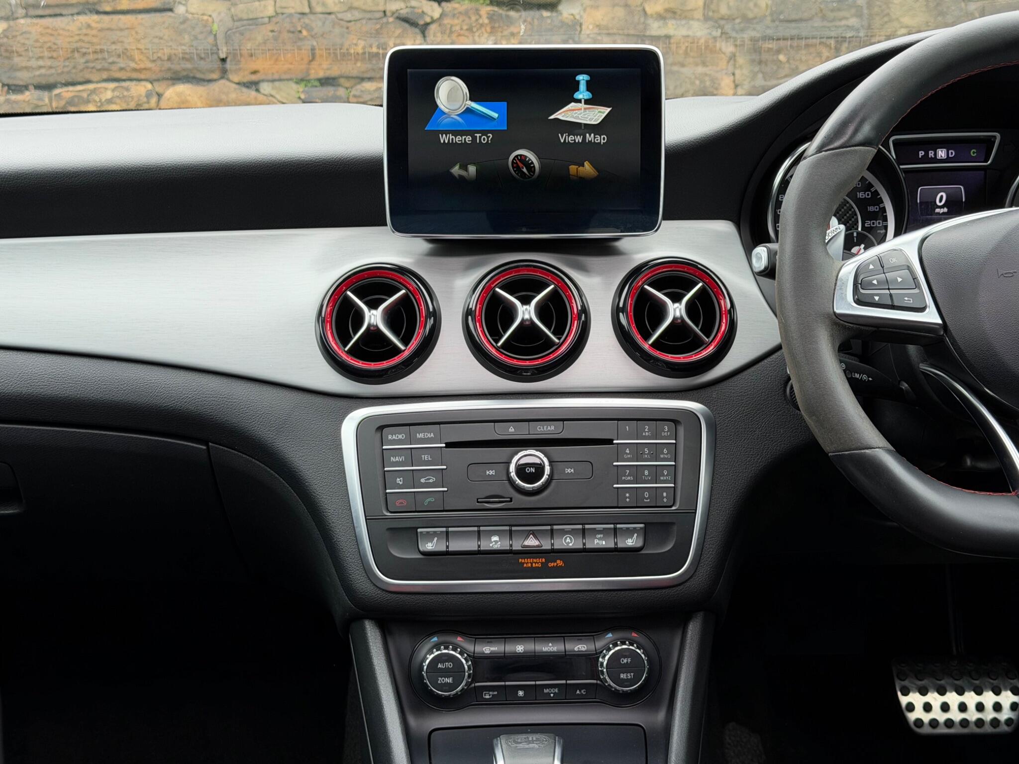 Mercedes-Benz Cla view 29