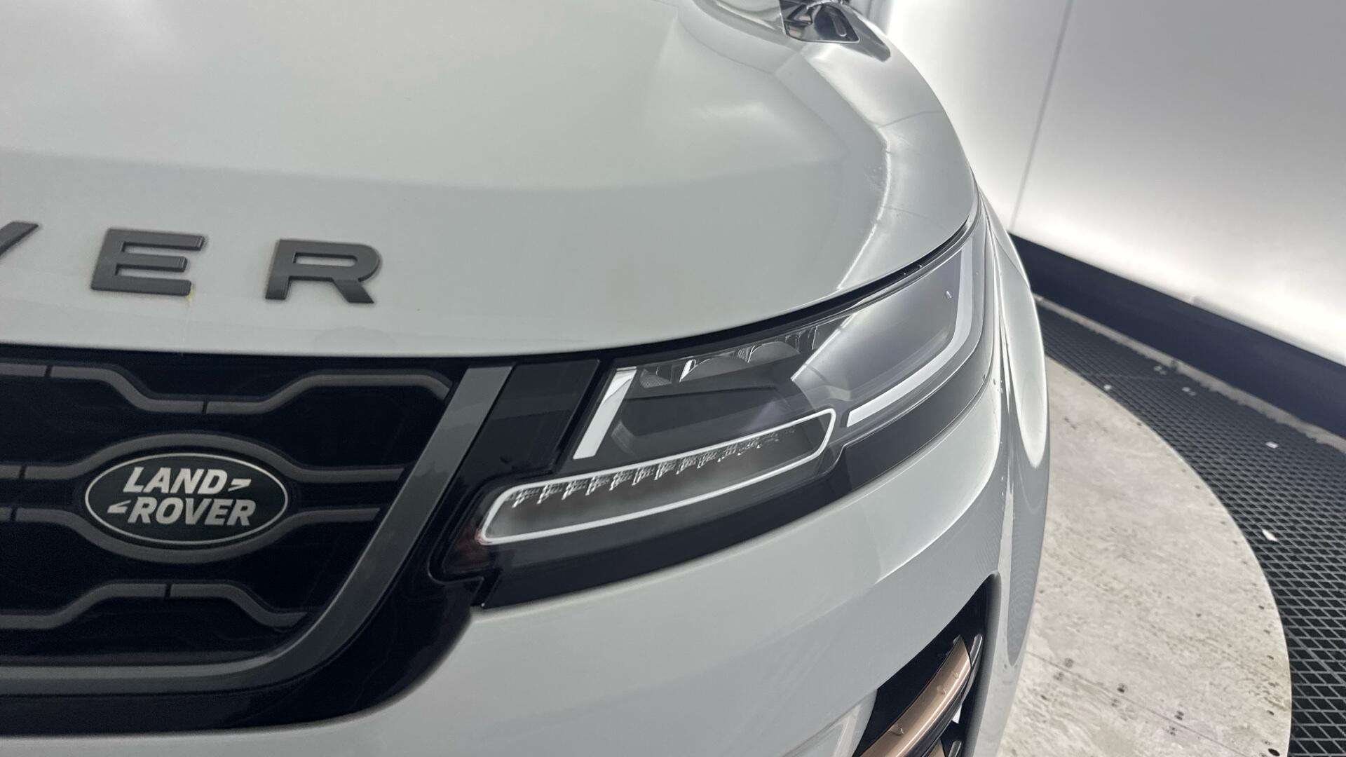 Land Rover Range Rover Evoque view 23