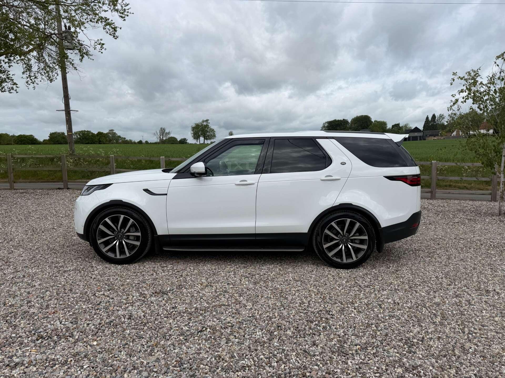 Land Rover Discovery view 5