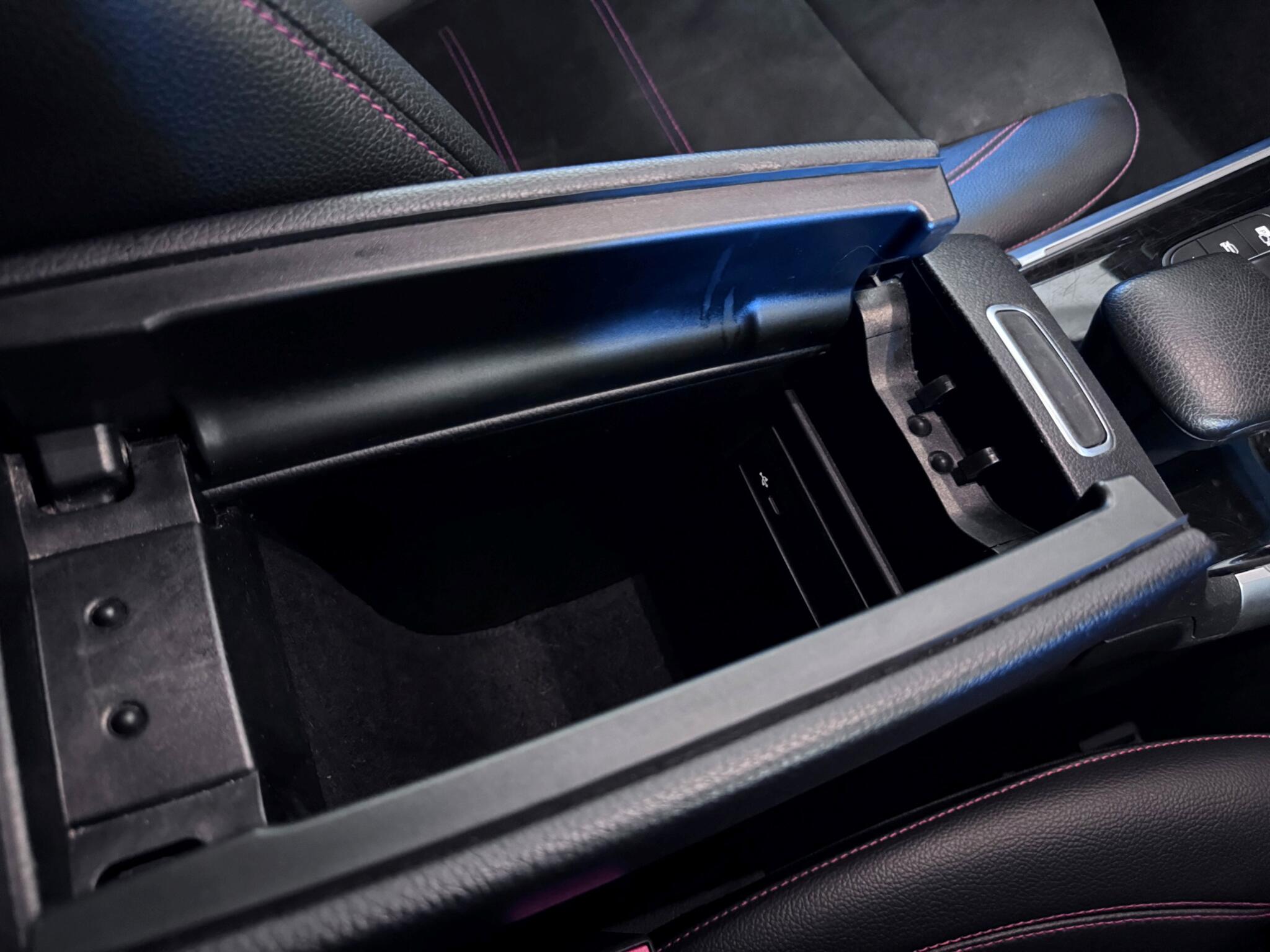 Mercedes-Benz GLB view 31