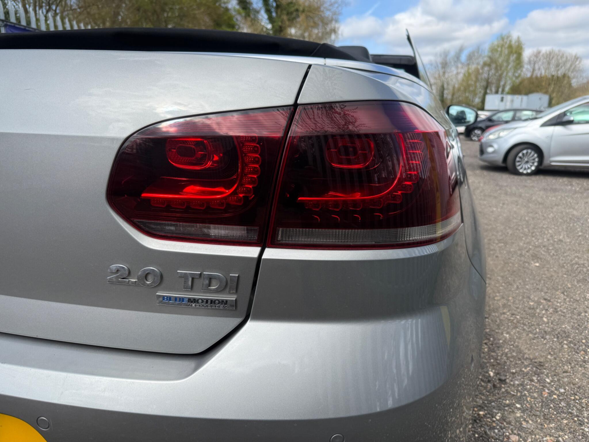 2012 Volkswagen Golf image 37