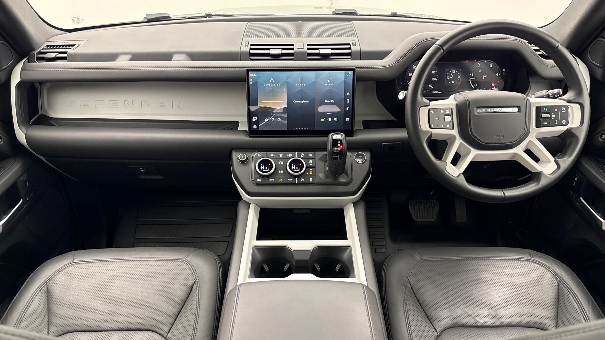 Land Rover Defender view 9