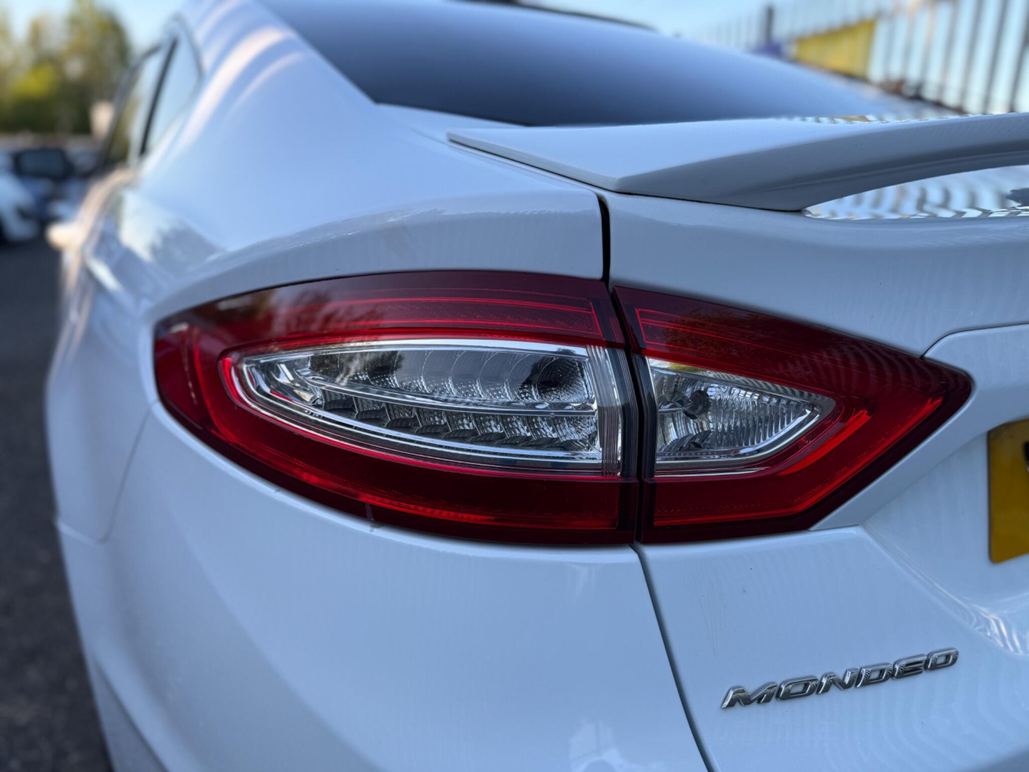 2016 Ford Mondeo image 48