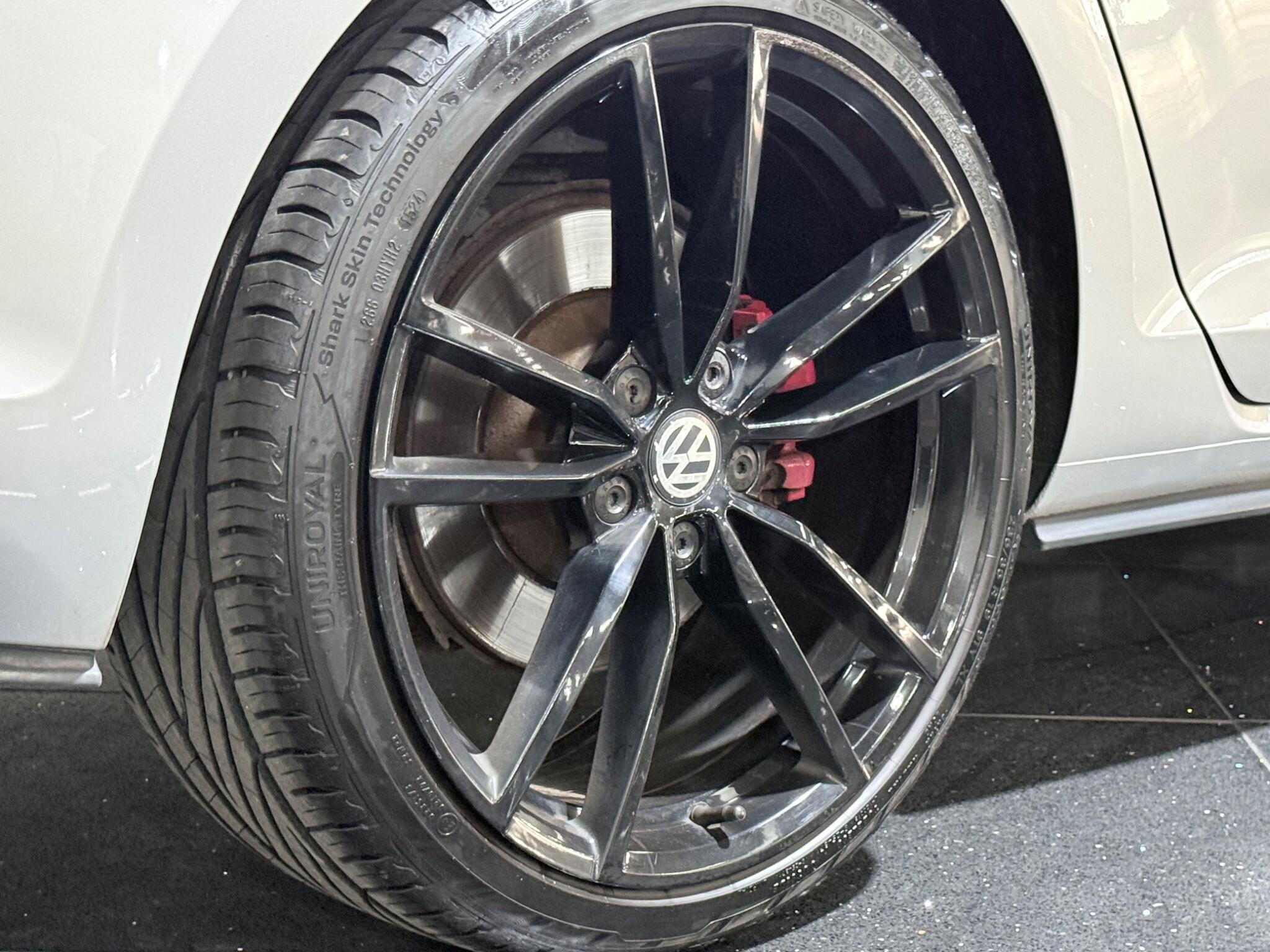 Volkswagen Golf view 60