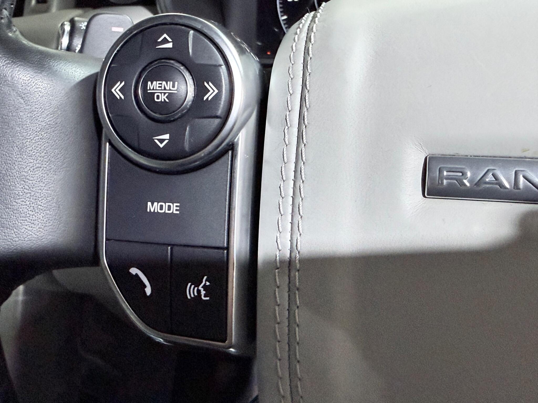 Land Rover Range Rover view 34