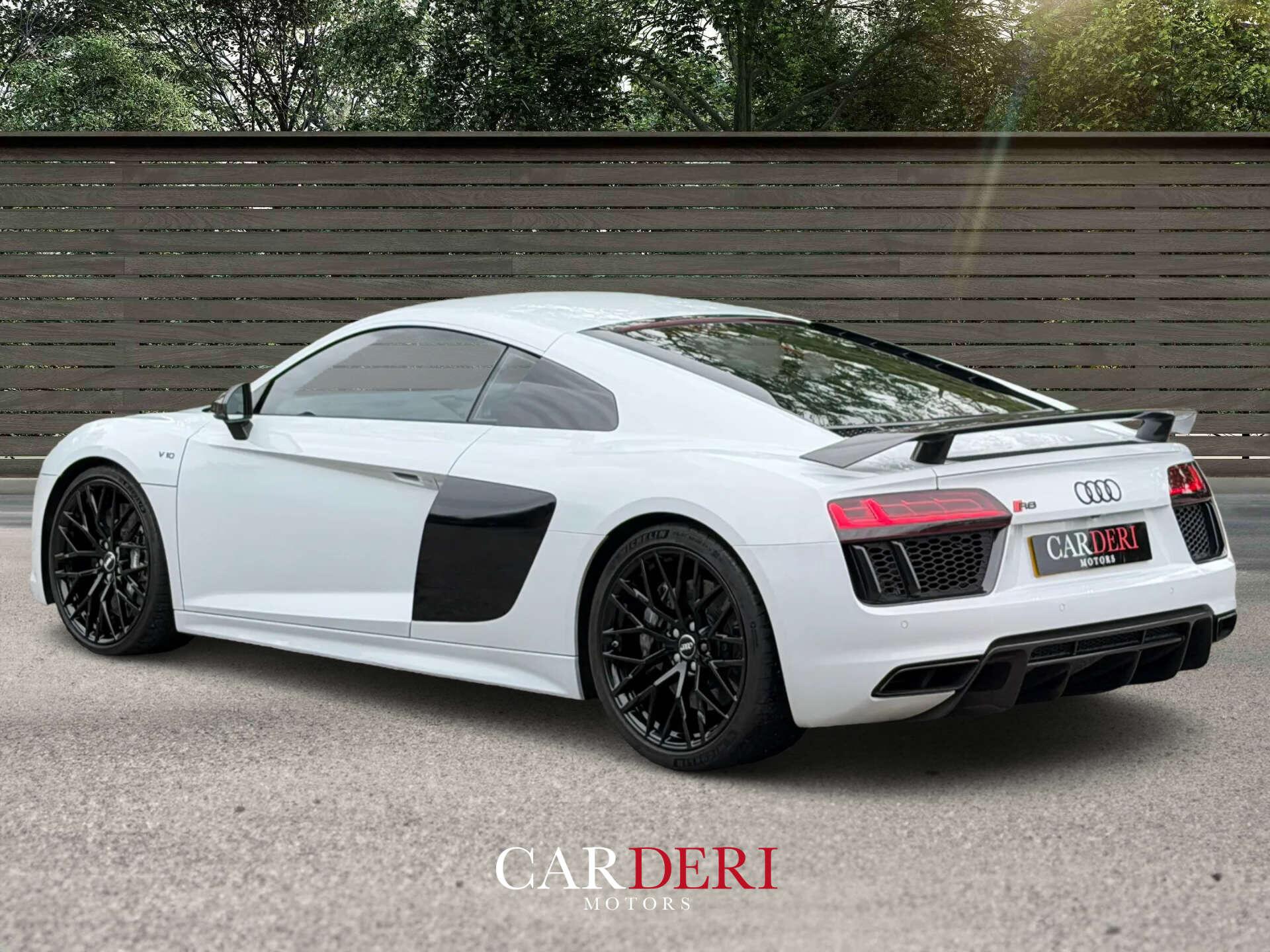 Audi R8 view 20