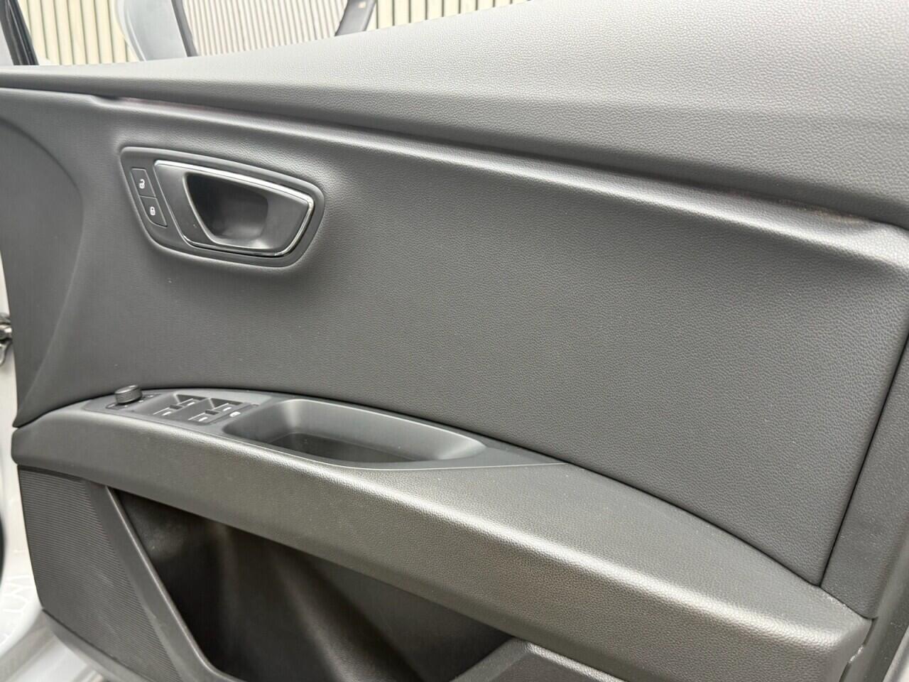 Seat Leon view 9
