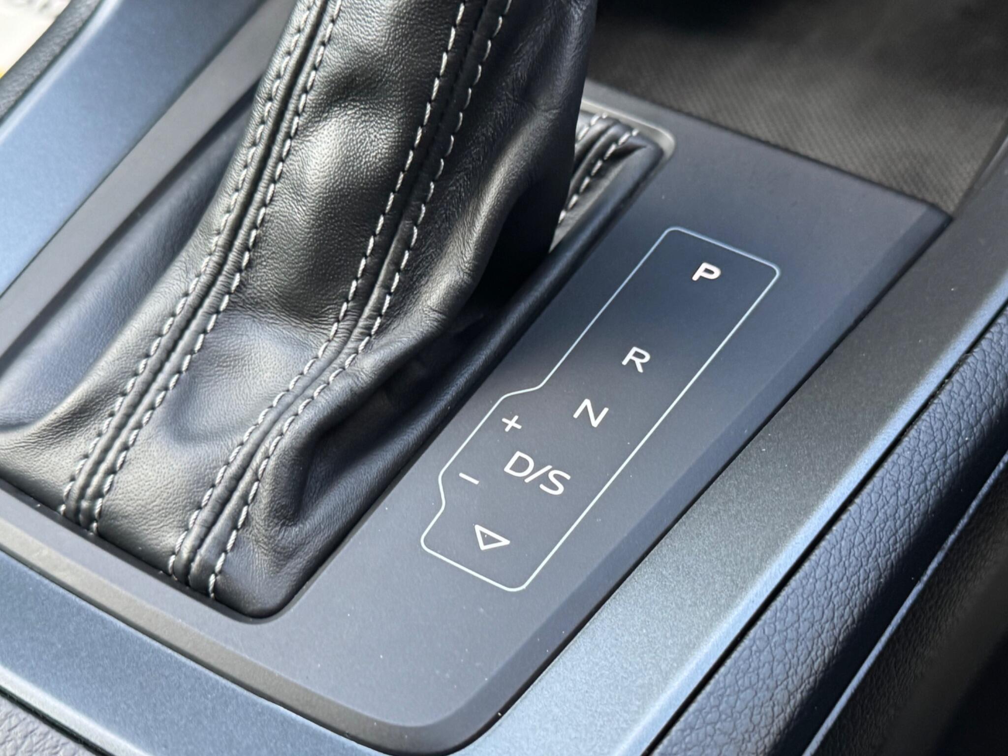 Audi Q3 view 26