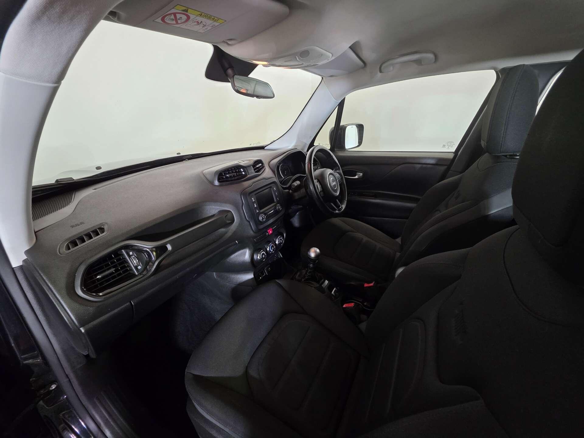 Jeep Renegade view 47