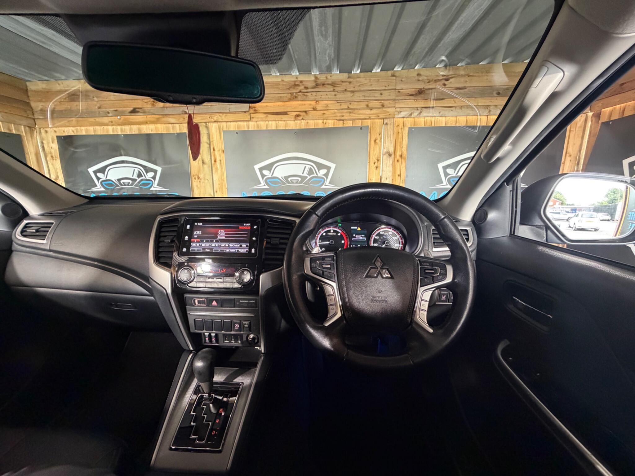 Mitsubishi L200 view 19