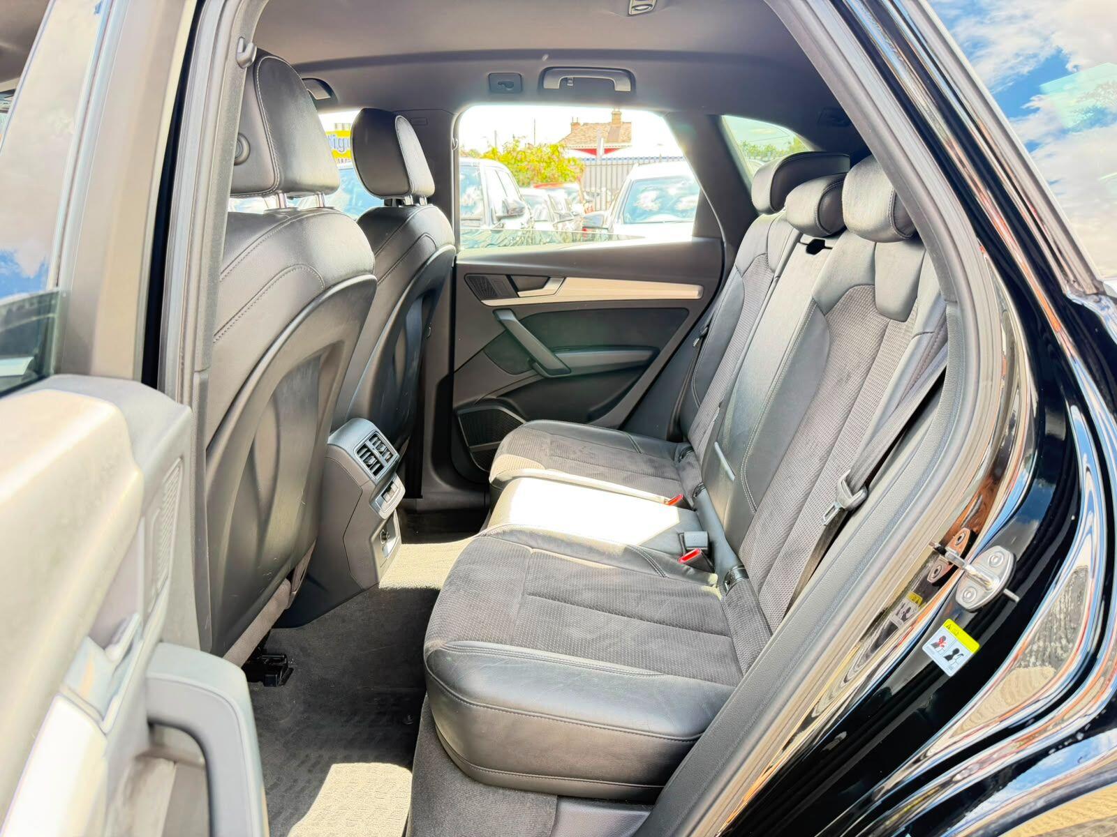 Audi Q5 view 17