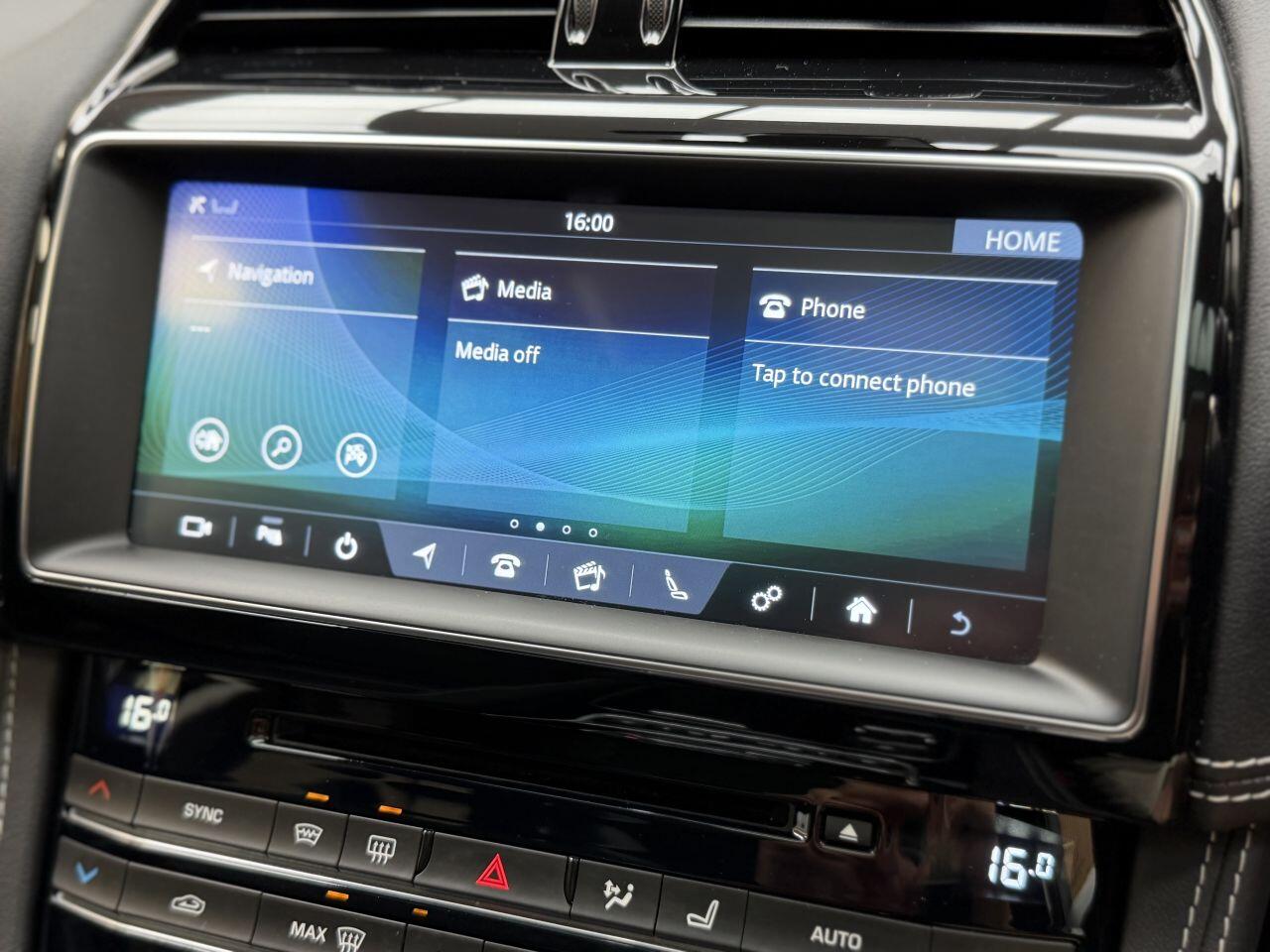 Jaguar F-Pace view 53