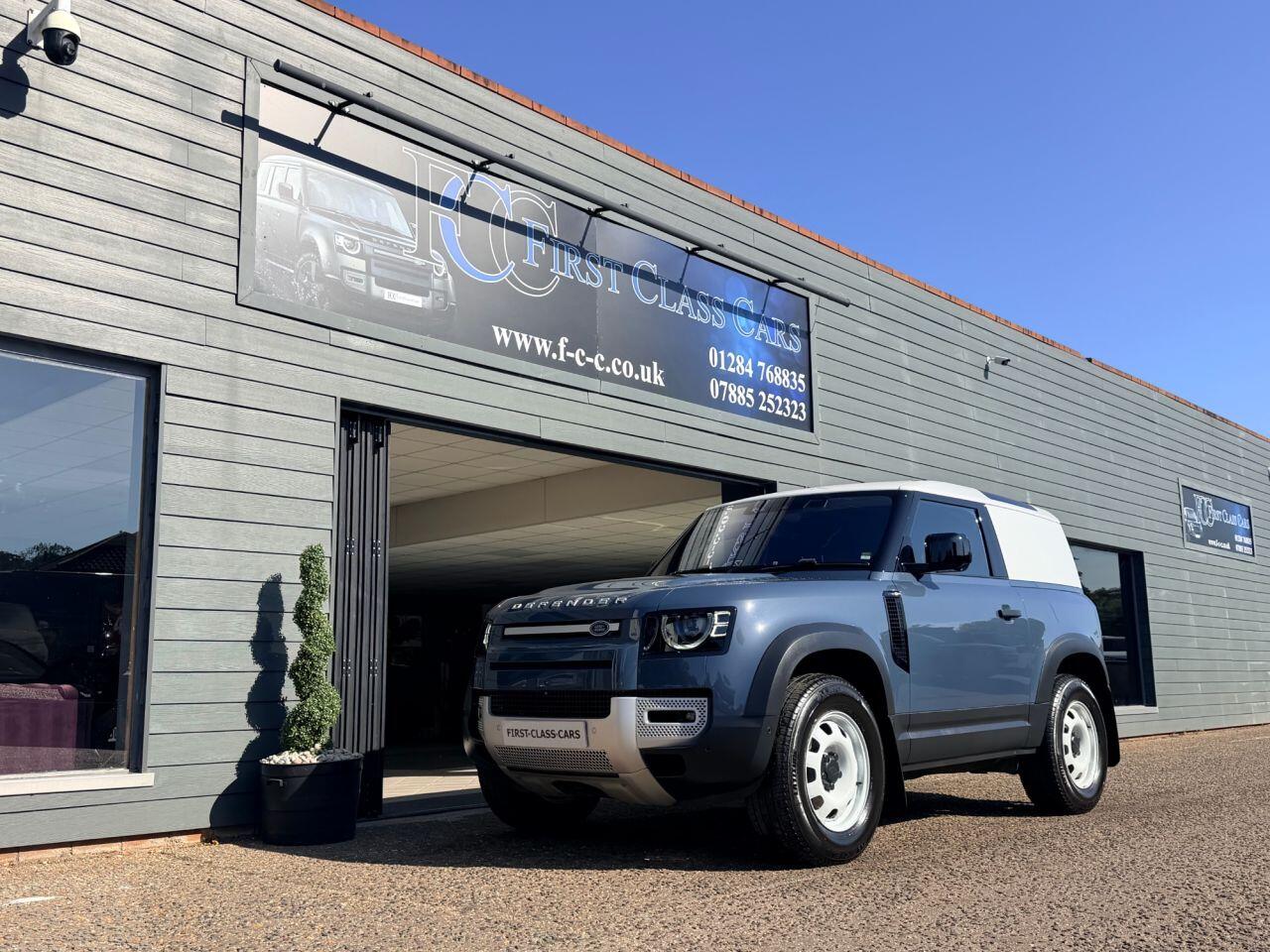 Land Rover Defender view 30