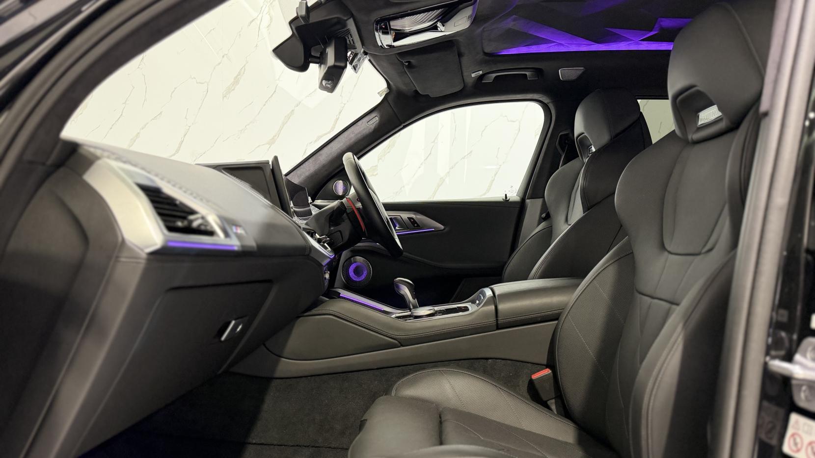 BMW XM view 11