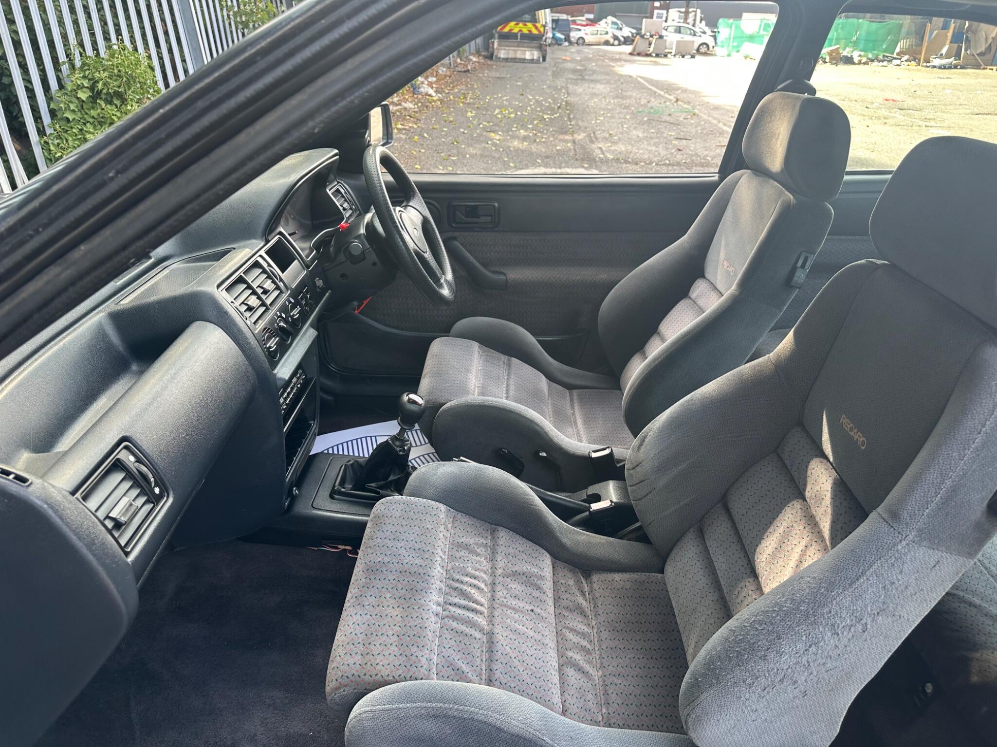 Ford Escort view 28