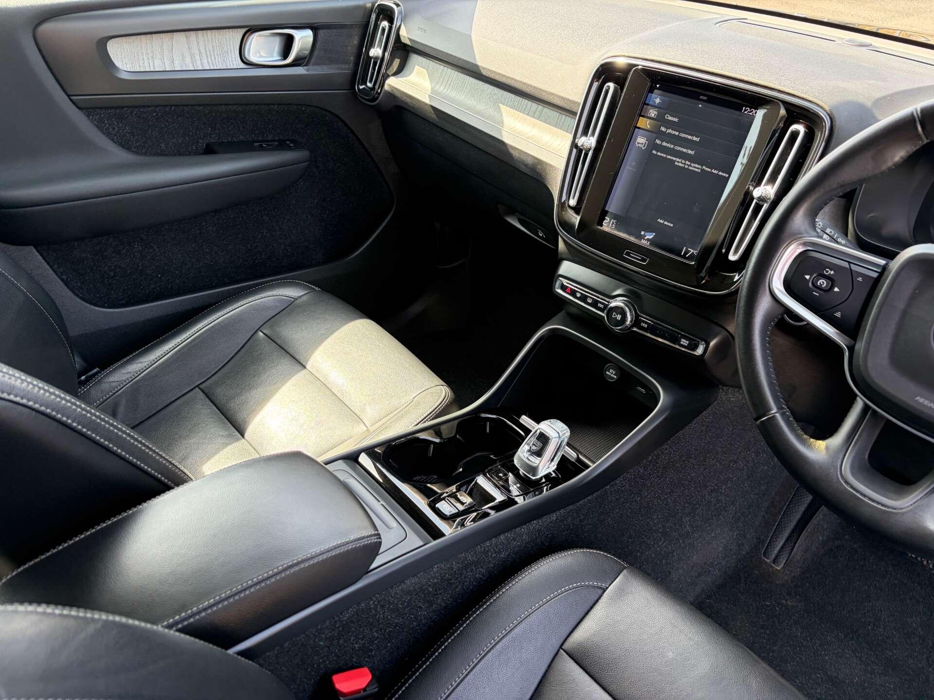 Volvo XC40 view 41