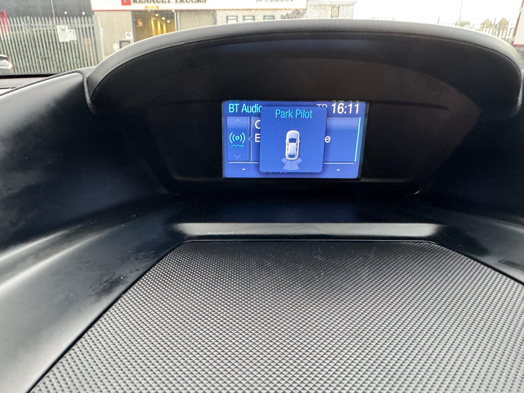 Ford Kuga view 52