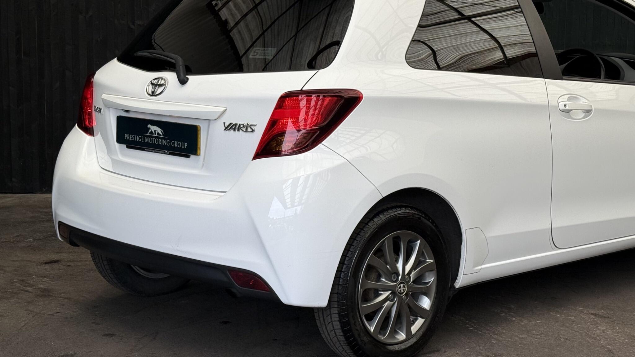 Toyota Yaris view 13