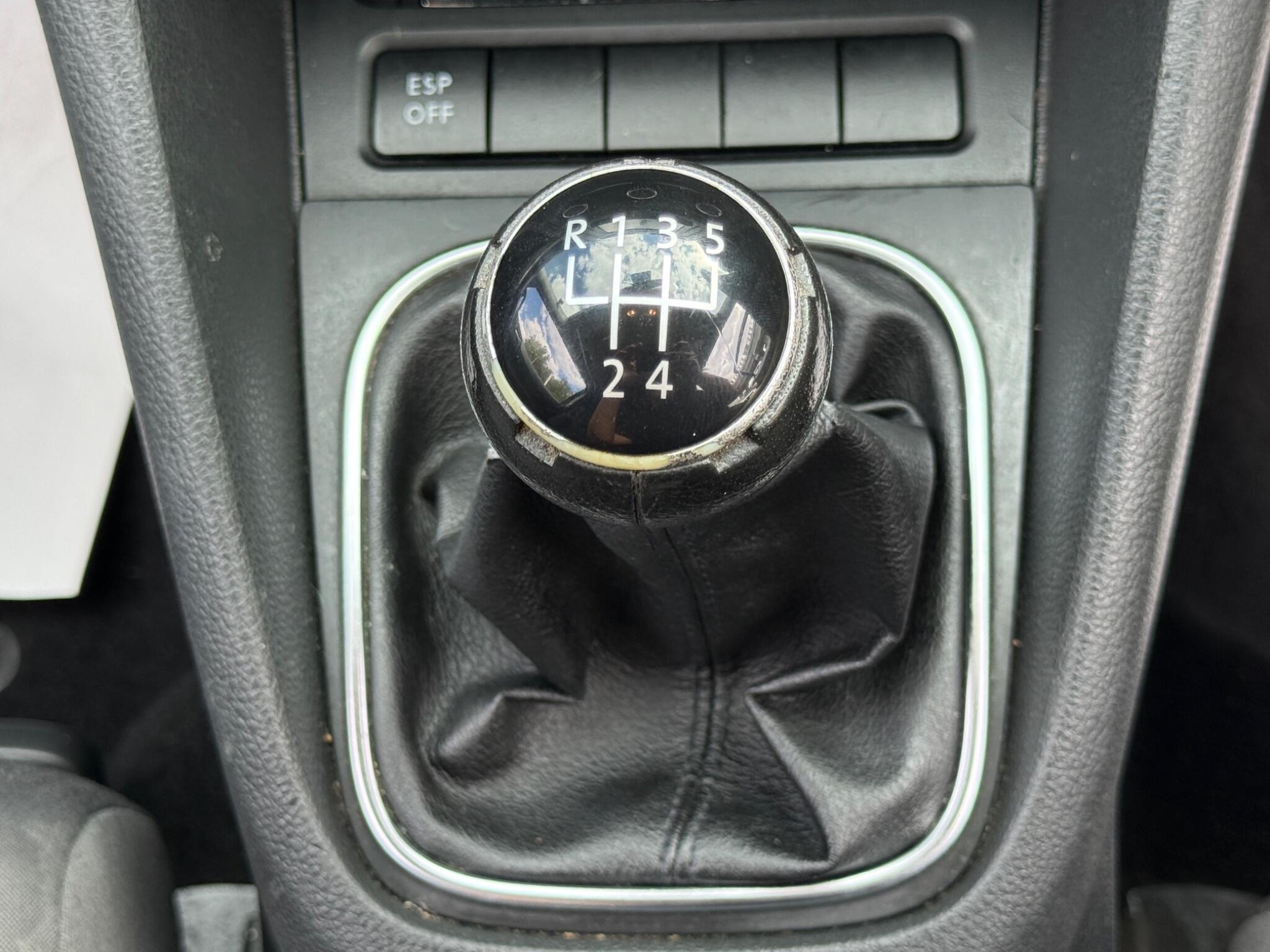 Volkswagen Golf - Image 42