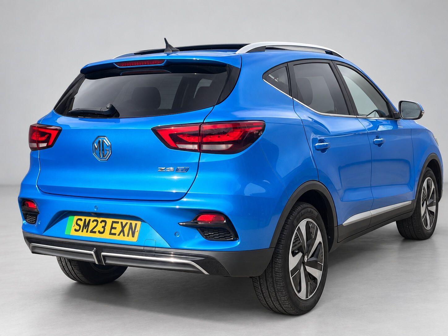 MG ZS view 14