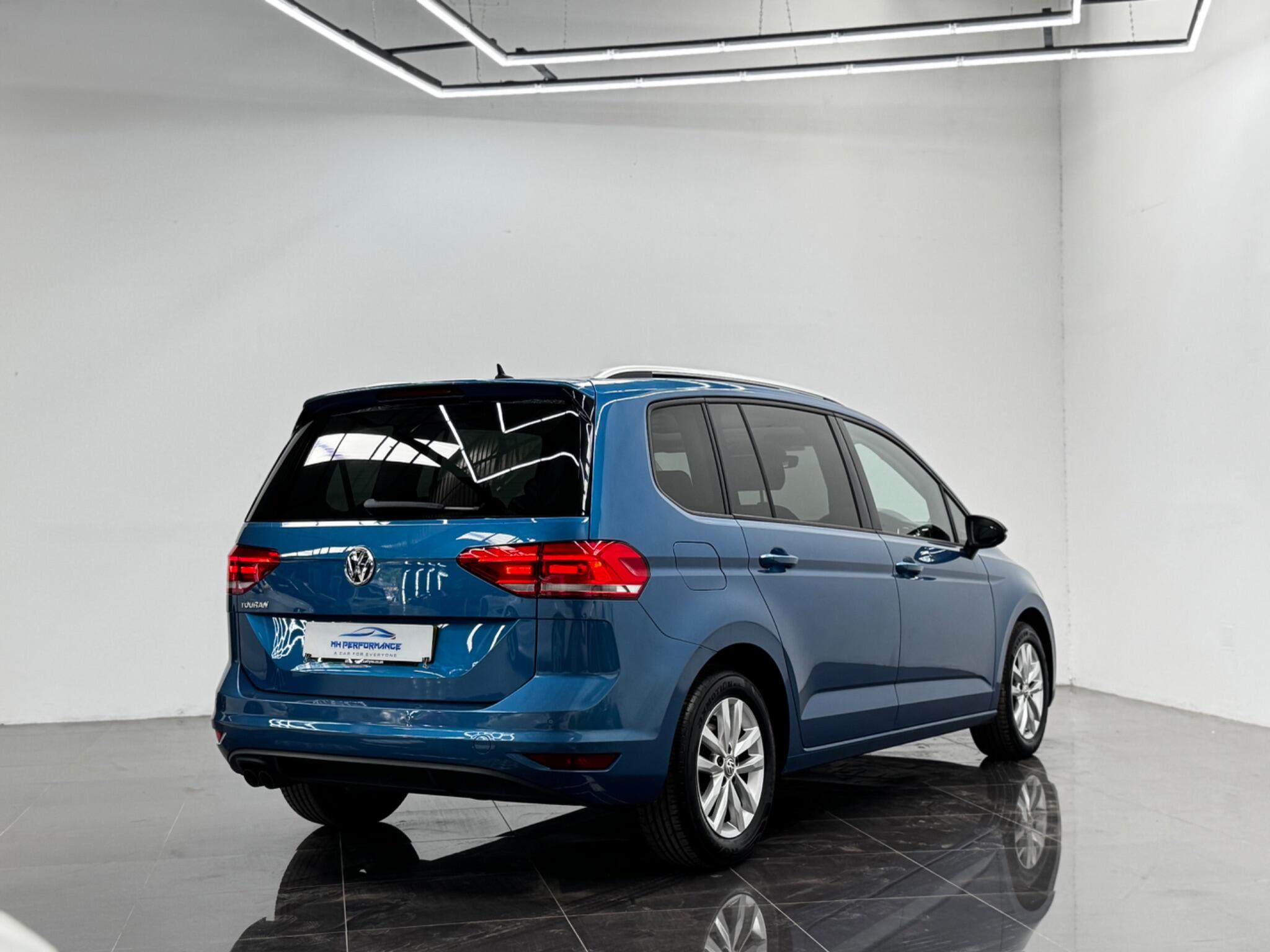 Volkswagen Touran view 47