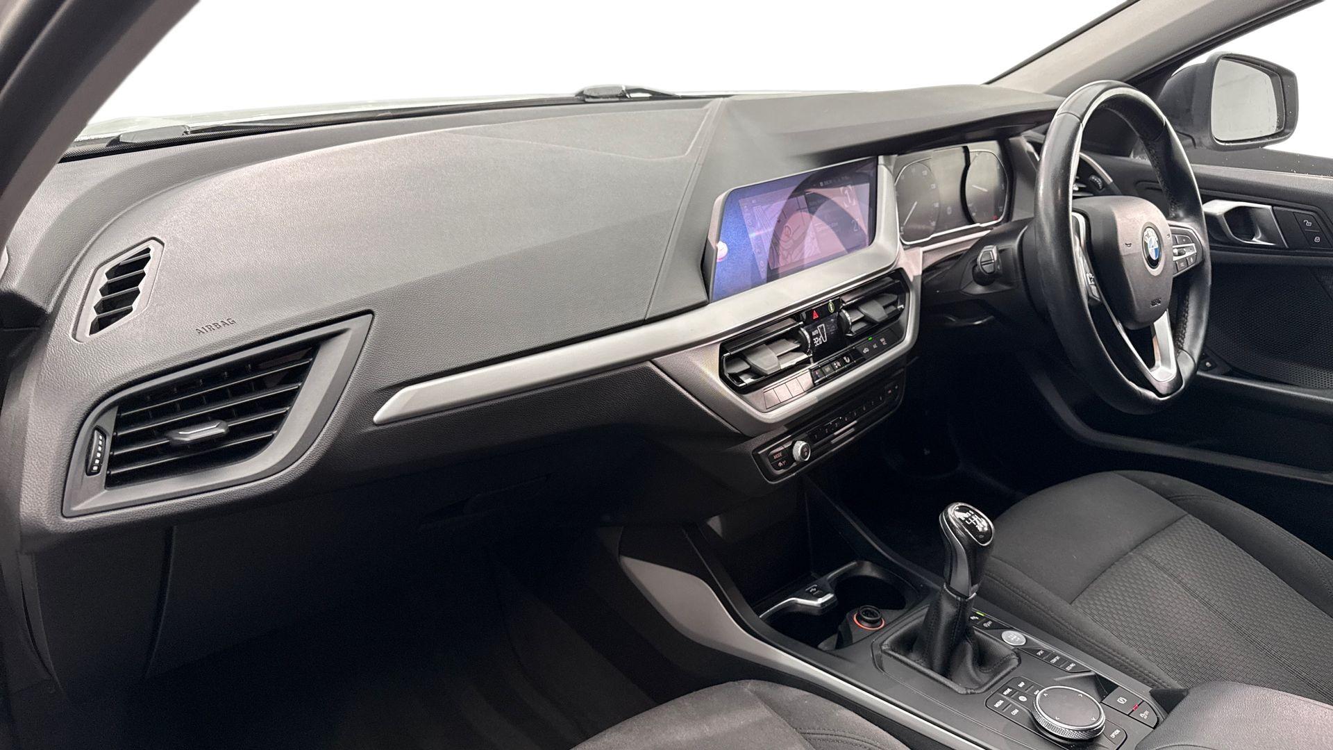 BMW 1 Series view 7