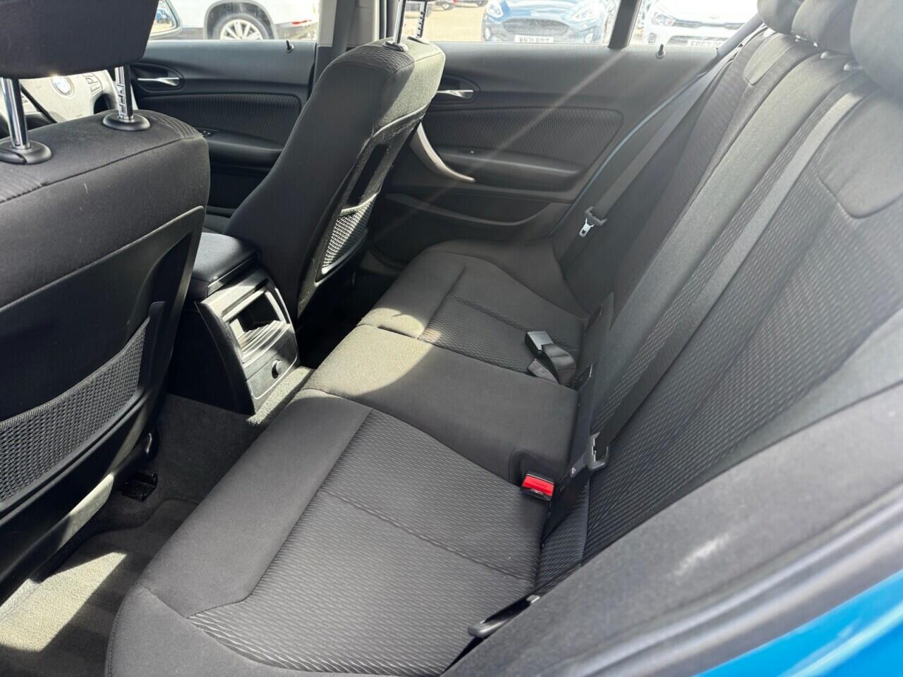 BMW 1 Series view 39
