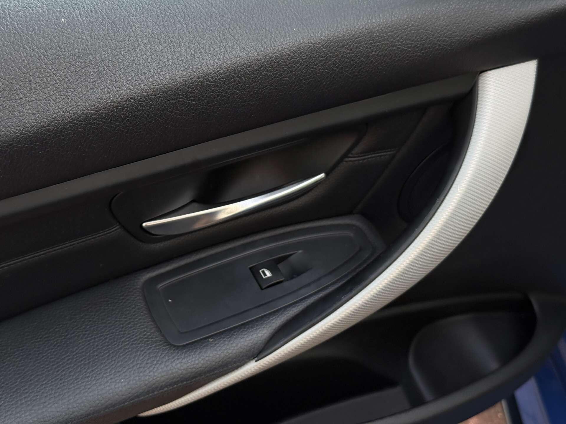 BMW 3 Series view 29