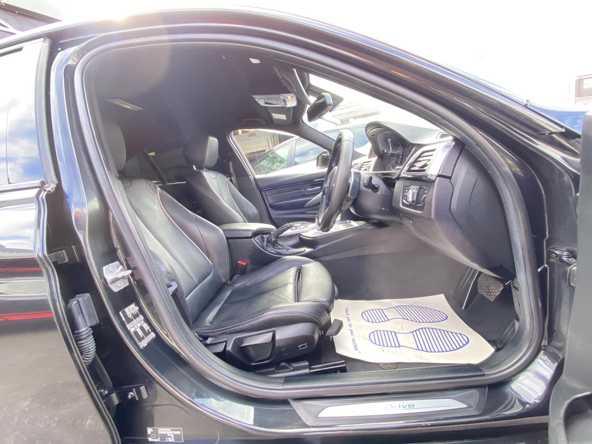 BMW 3 Series view 19