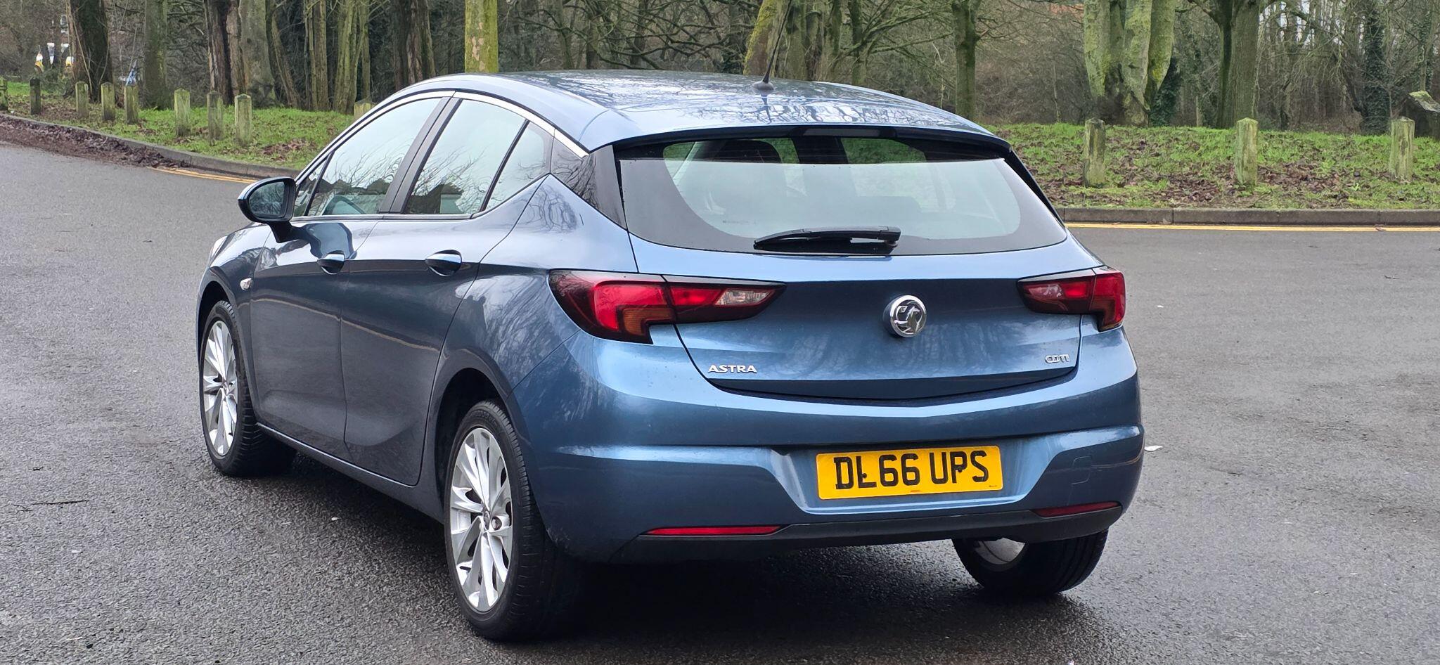 2016 Vauxhall Astra 1.6 CDTi BlueInjection Design Euro 6 (s/s) 5dr • 78,100 miles image 8