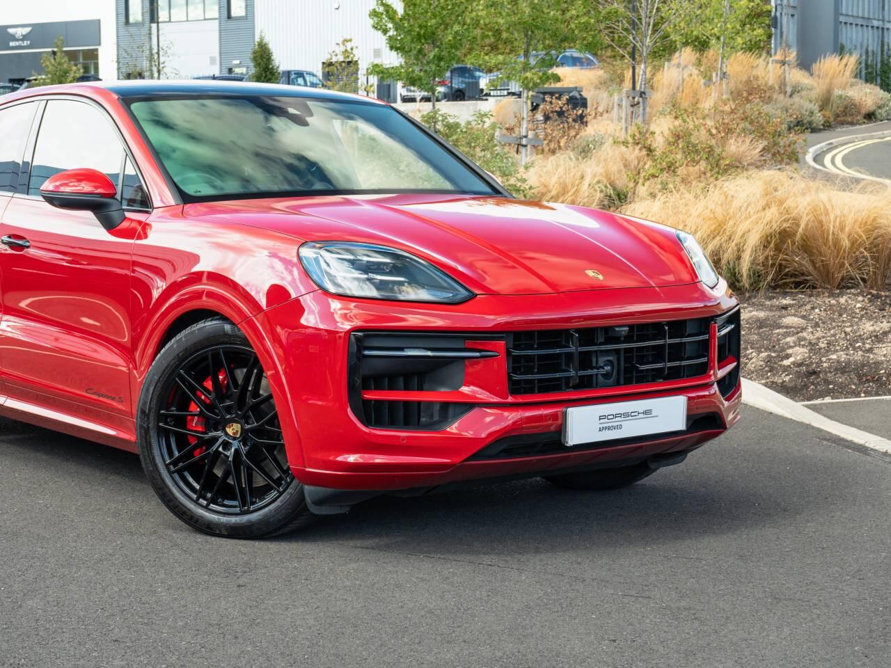 Porsche Cayenne view 15