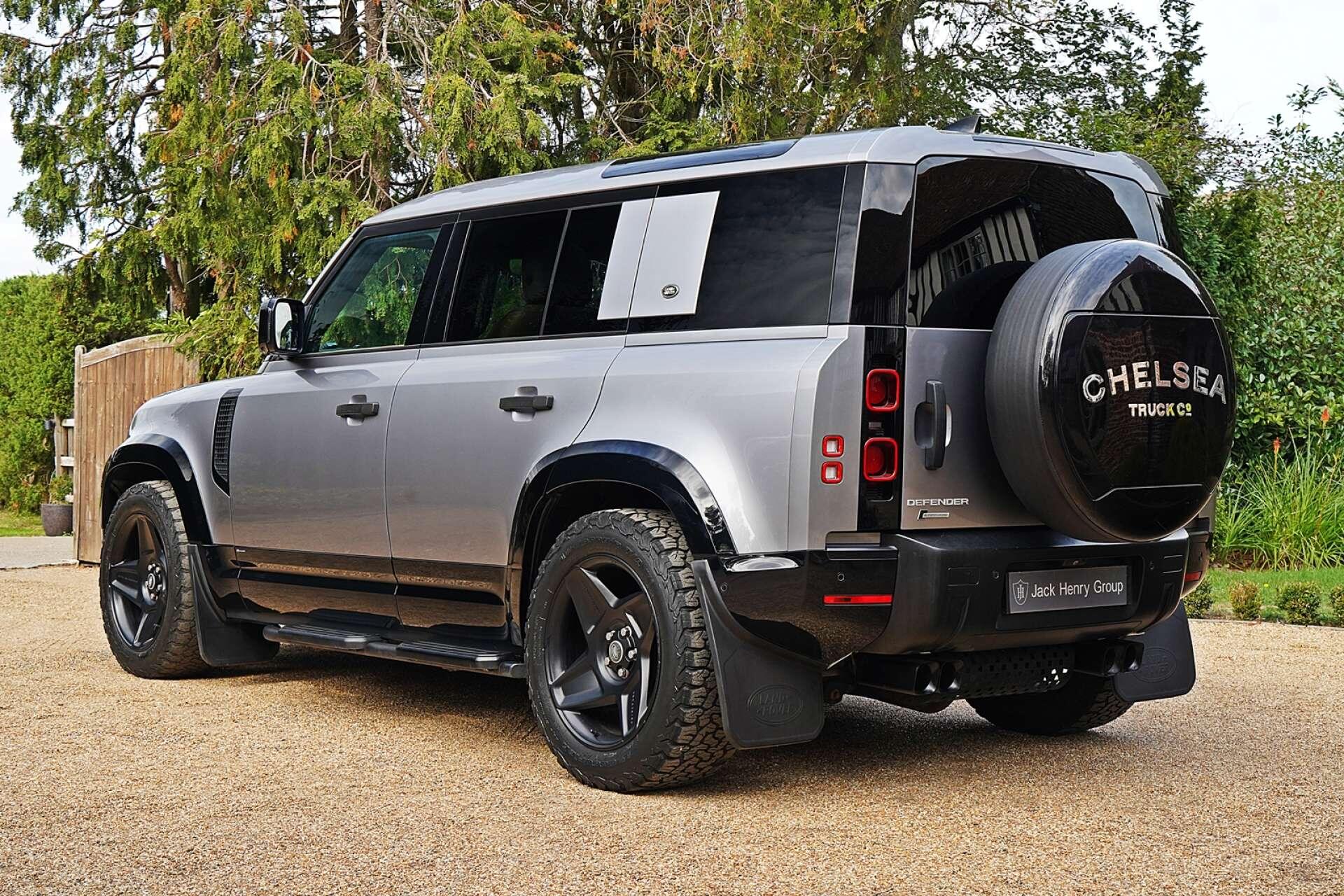 Land Rover Defender view 3
