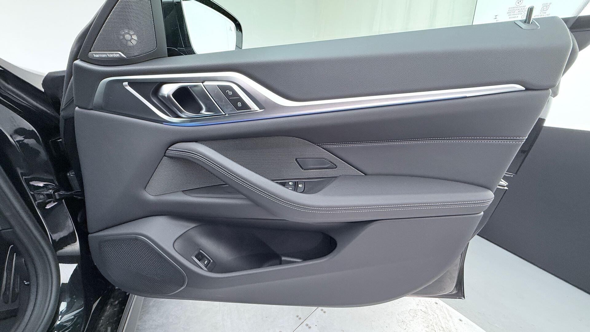 BMW i4 view 20