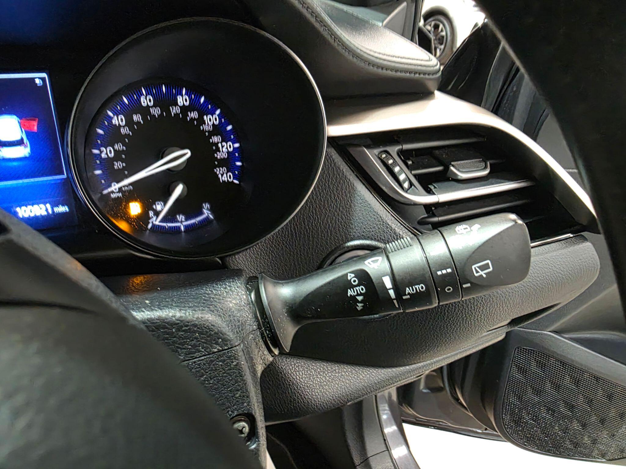 Toyota C-HR view 16