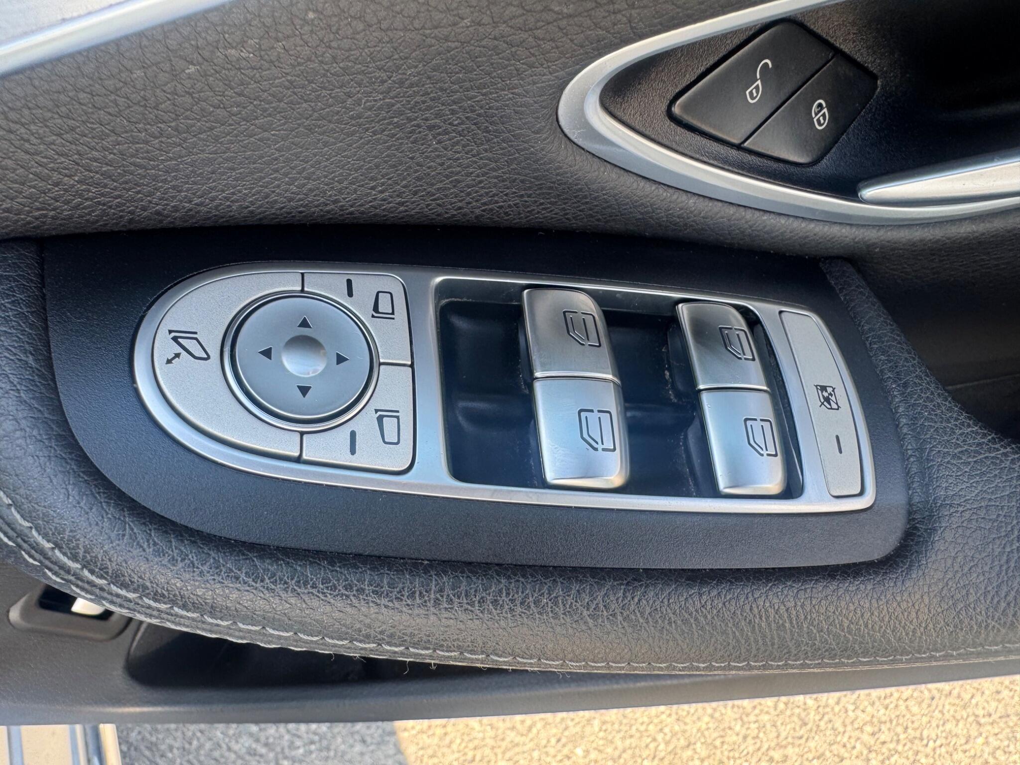 Mercedes-Benz C Class view 20